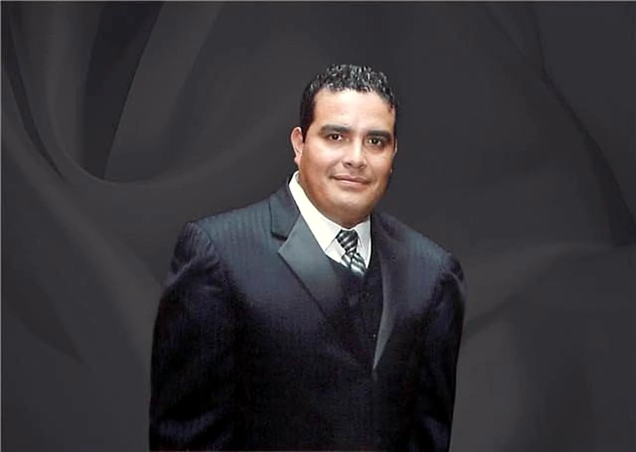 Retrato formal de Alejandro Rojas Tirado